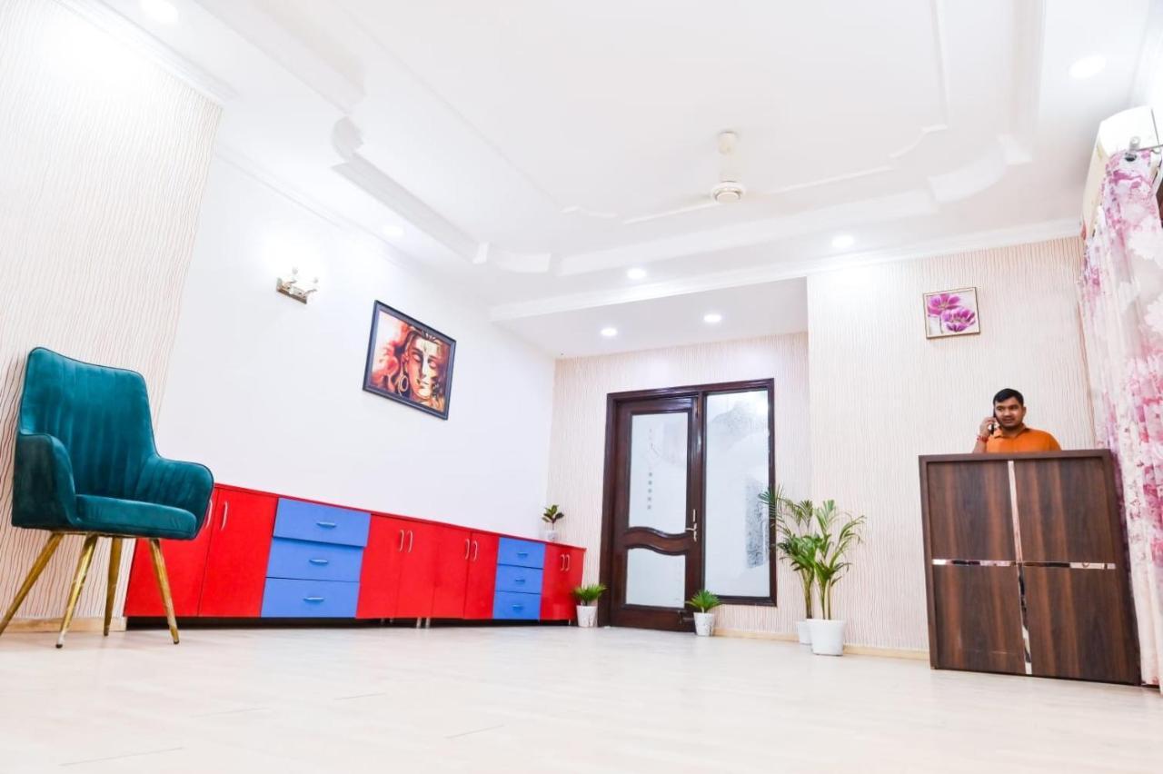 Hotel Wild Rose Új-Delhi Kültér fotó